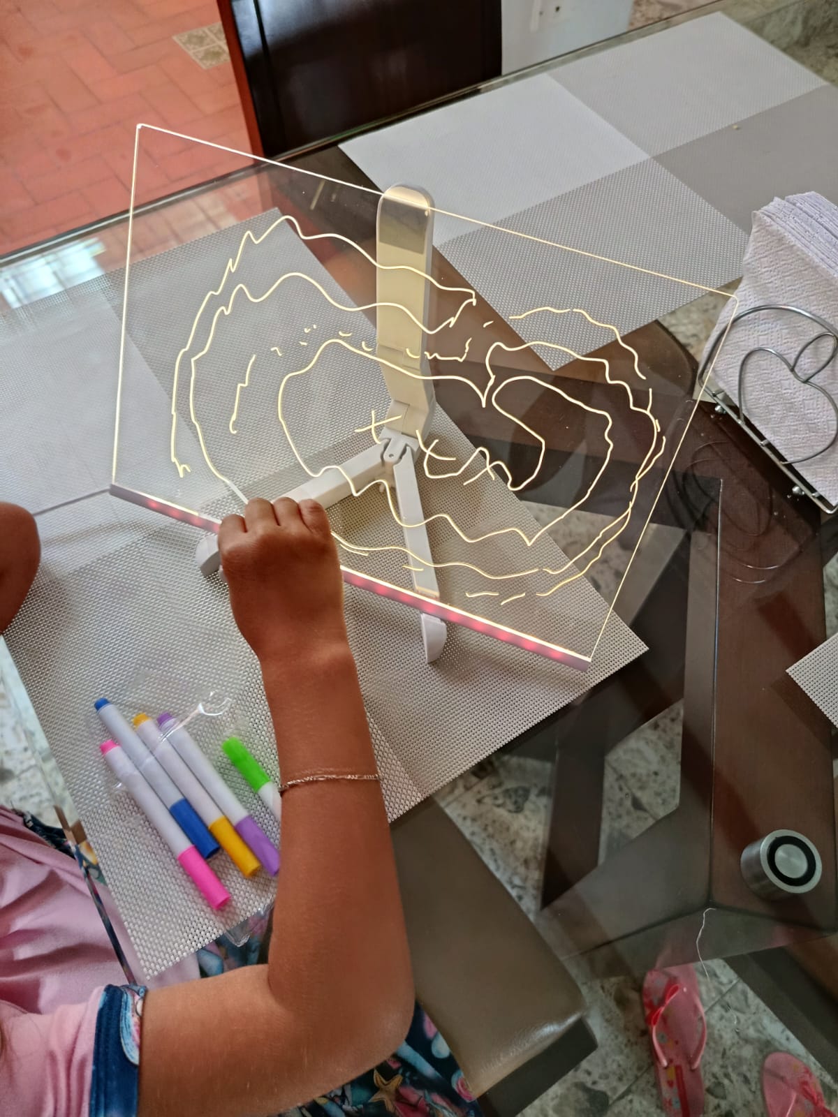 ✨ Tablero Mágico Multifuncional LED 30x20 – ¡Dibuja, crea e imagina sin límites! 🎨💡